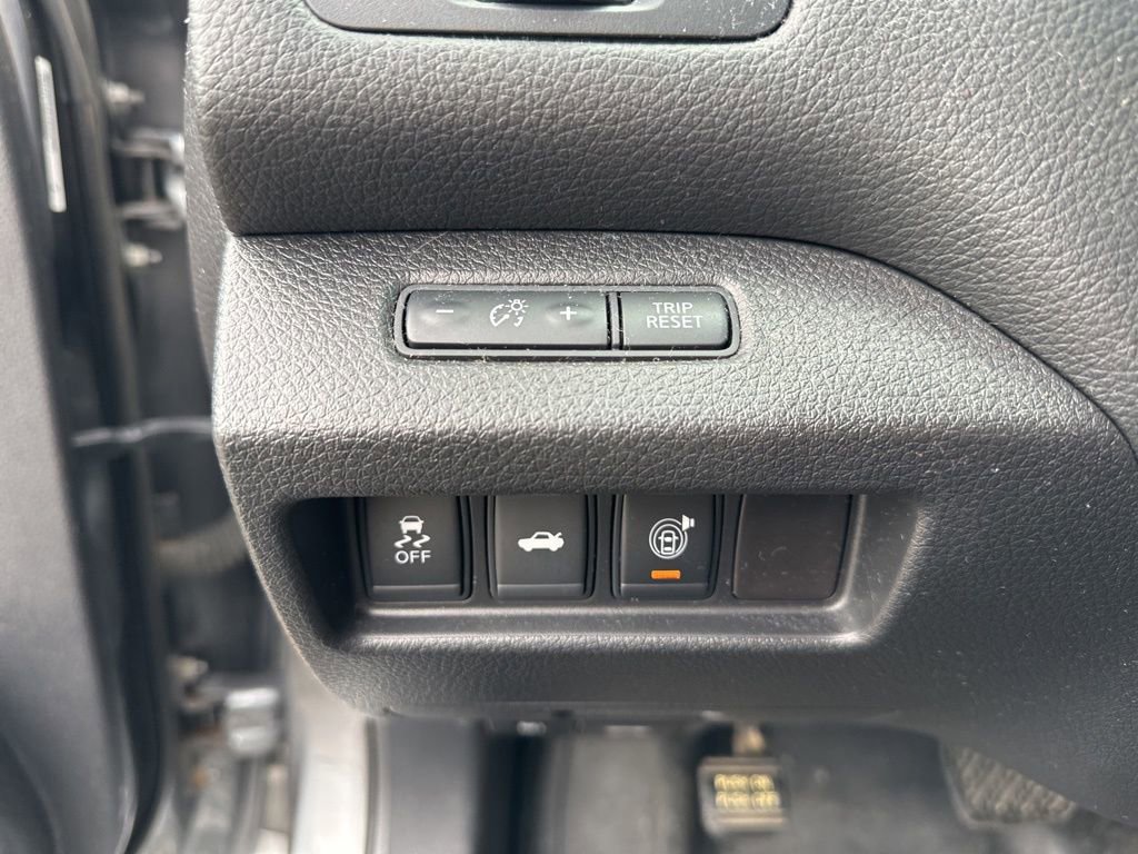 Used 2015 Nissan Altima 2.5 SV w/ Convenience Package image 17