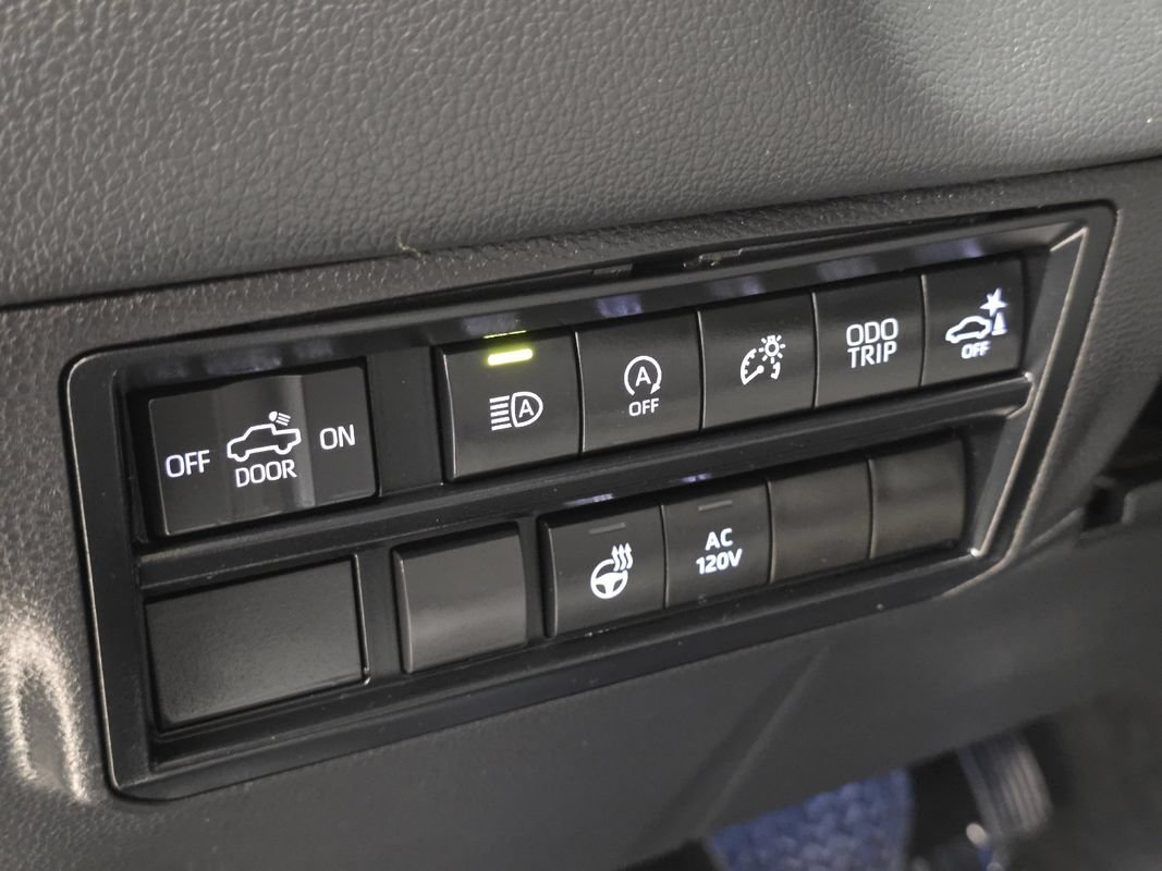 Used 2024 Toyota Tundra Limited AWD/4WD image 26