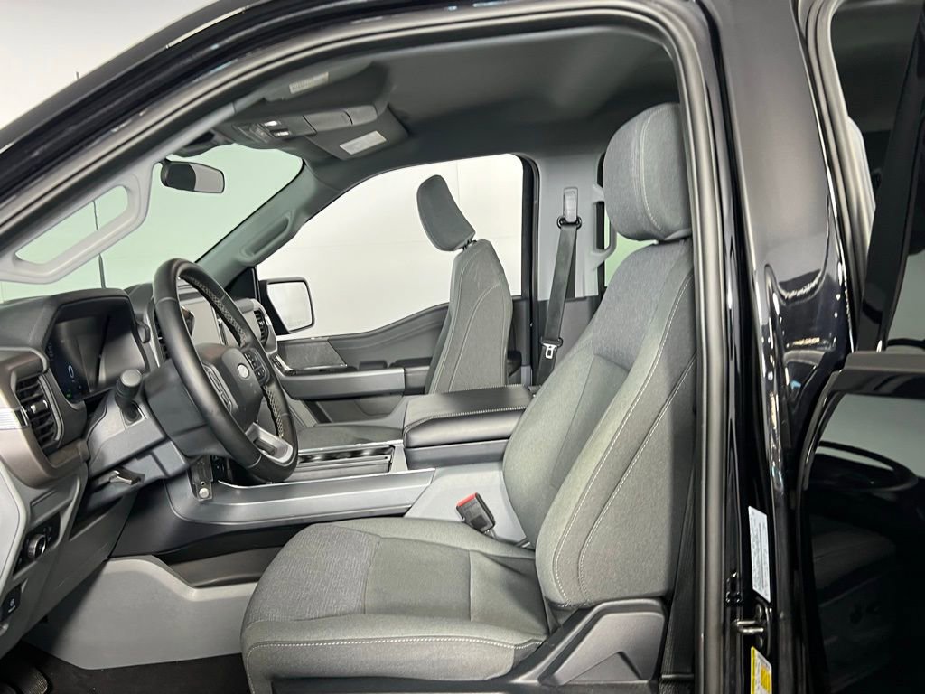 Used 2025 Ford F150 XLT w/ Equipment Group 301A Standard image 19