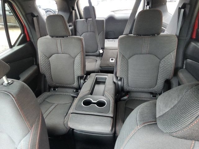Used 2025 Honda Pilot Sport image 25