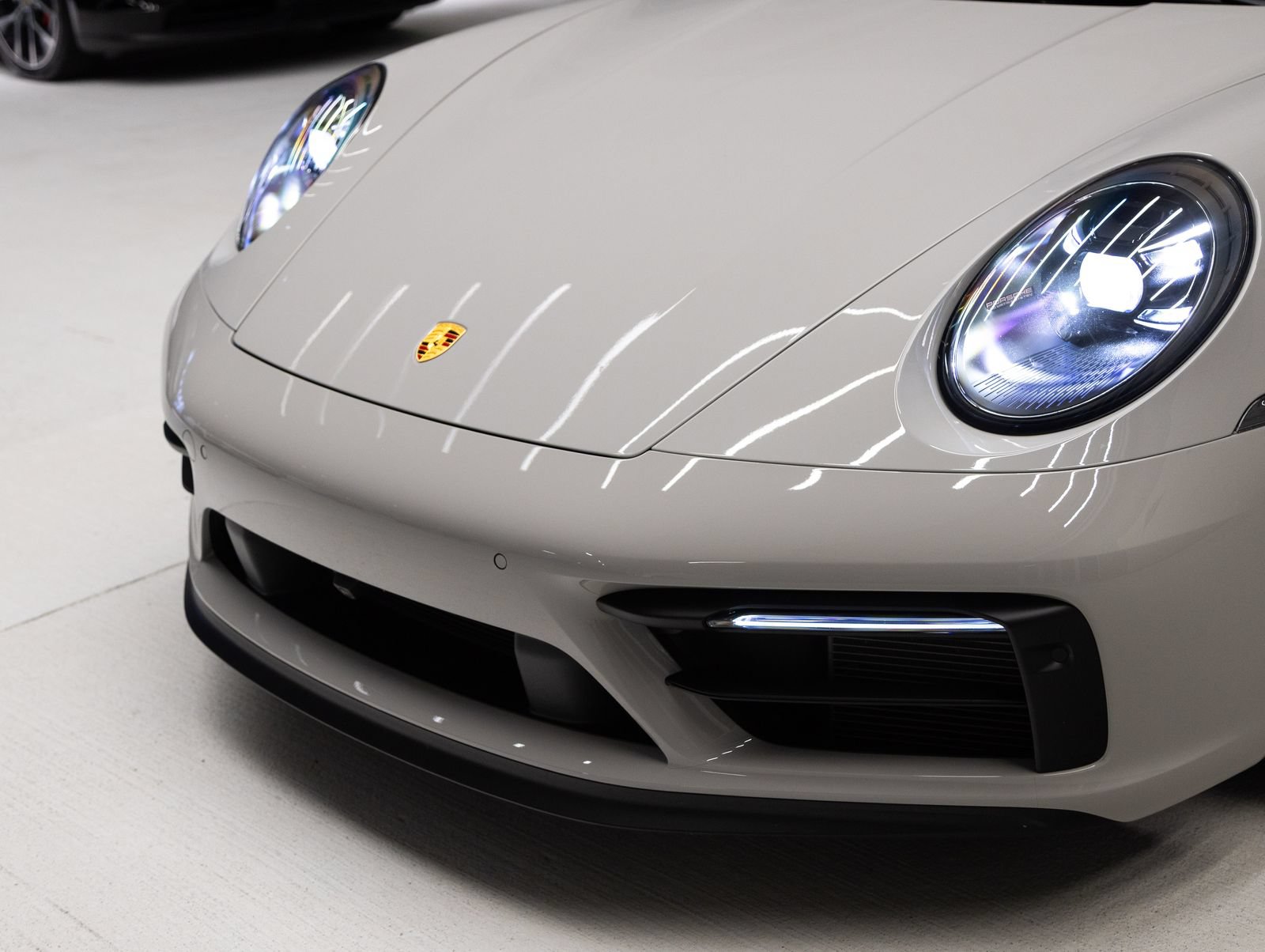 Certified 2024 Porsche 911 Carrera GTS RWD image 32