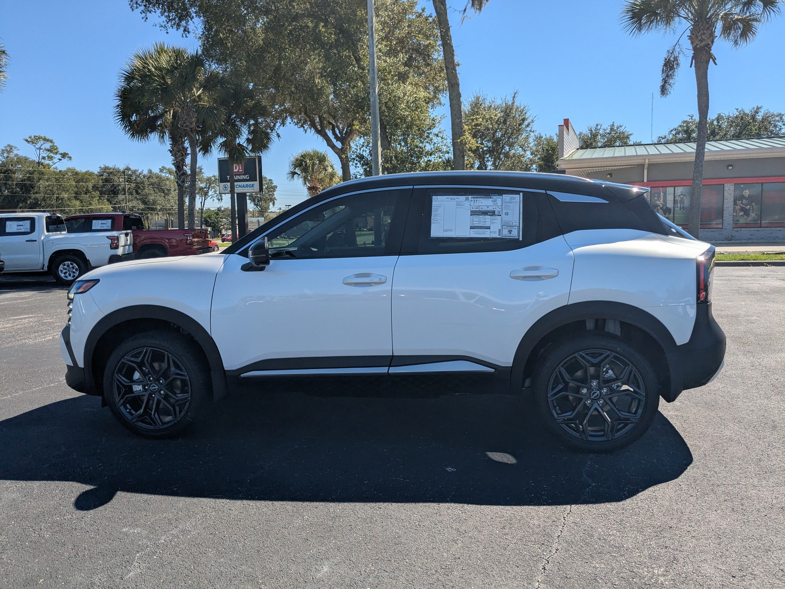 New 2027 Nissan Kicks SR FWD image 7