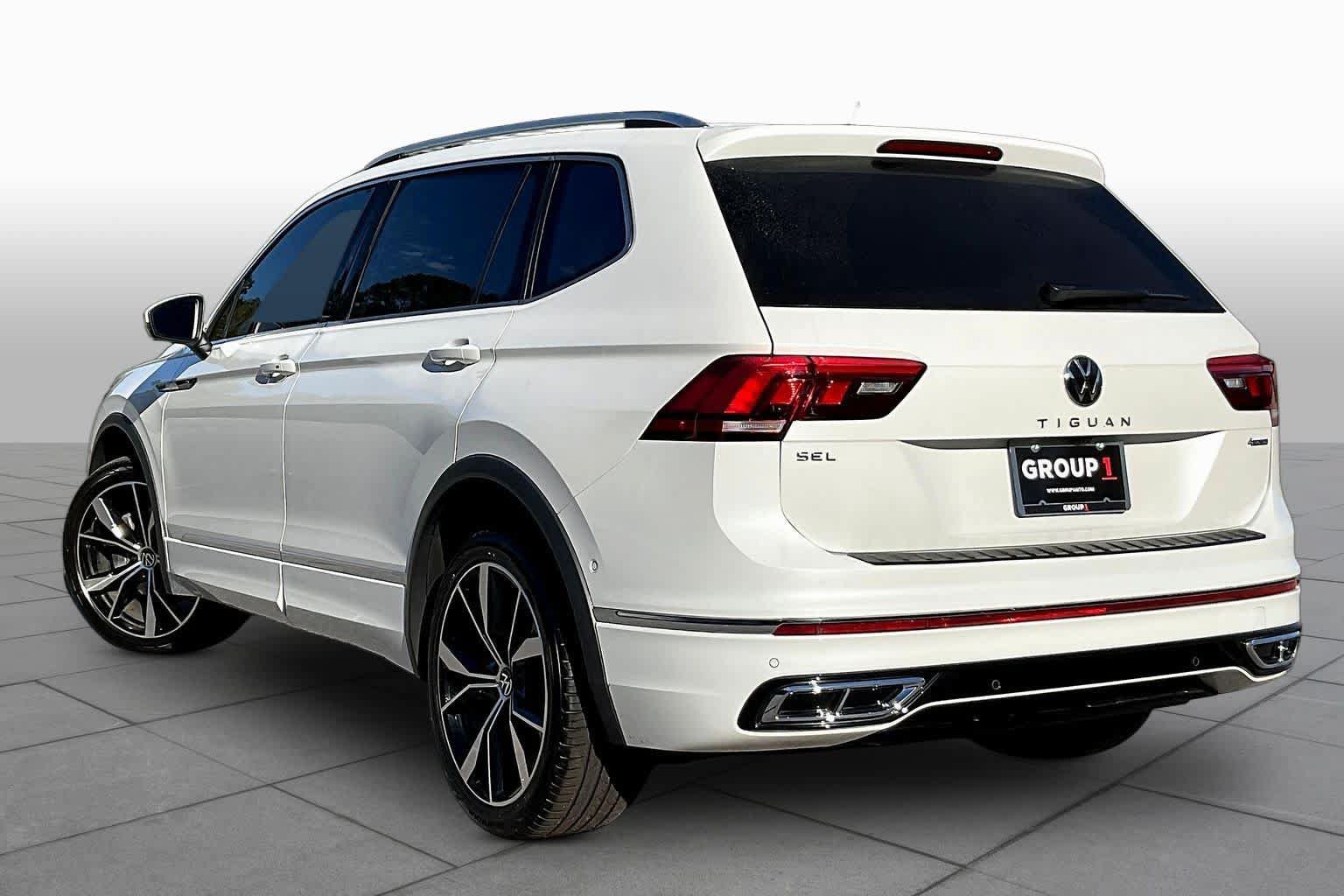 Used 2022 Volkswagen Tiguan SEL R-Line AWD/4WD image 12