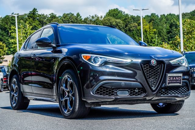 Used 2023 Alfa Romeo Stelvio Veloce AWD/4WD image 7