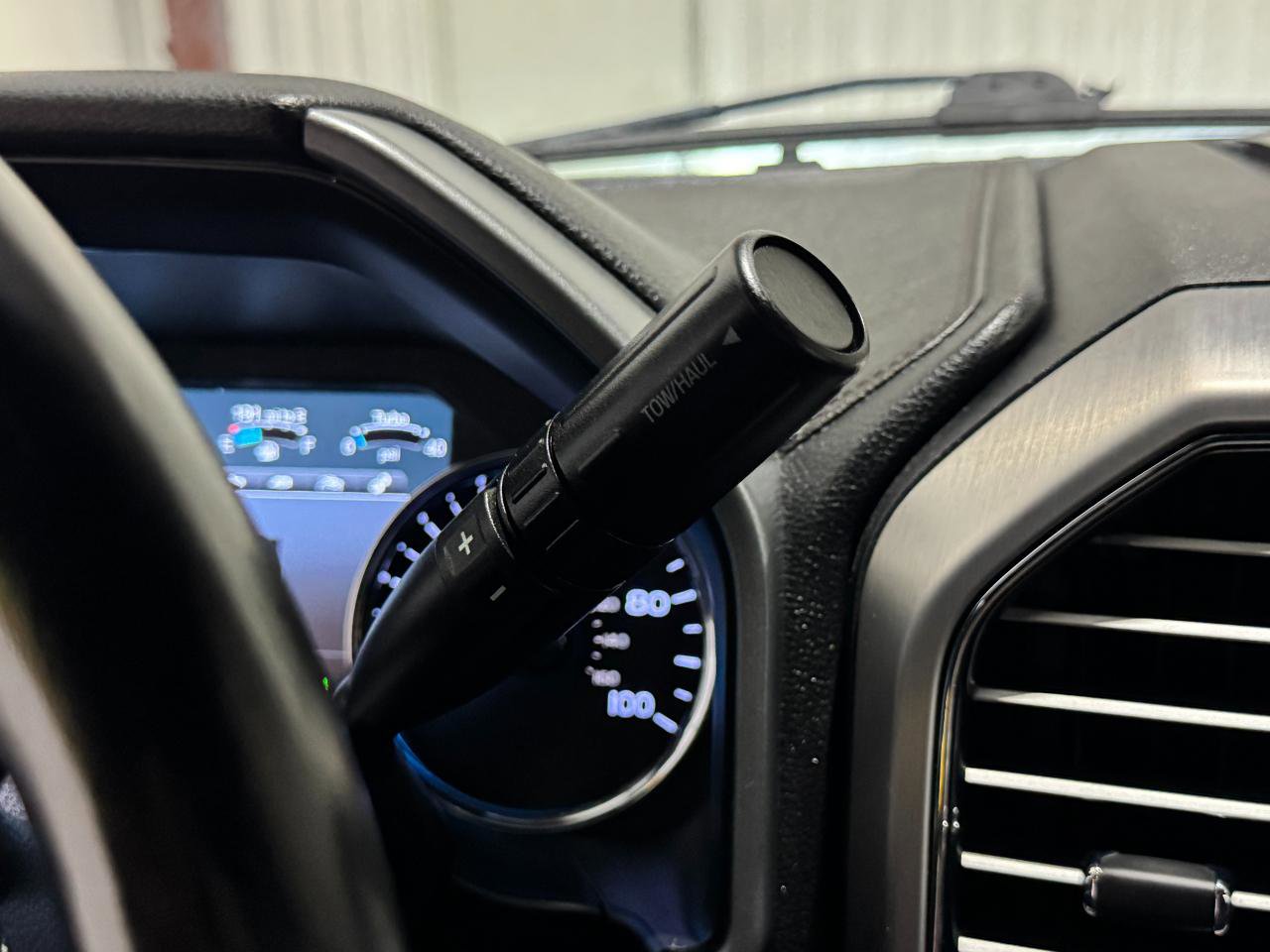 Used 2019 Ford F250 Platinum w/ Platinum Ultimate Package AWD/4WD image 25