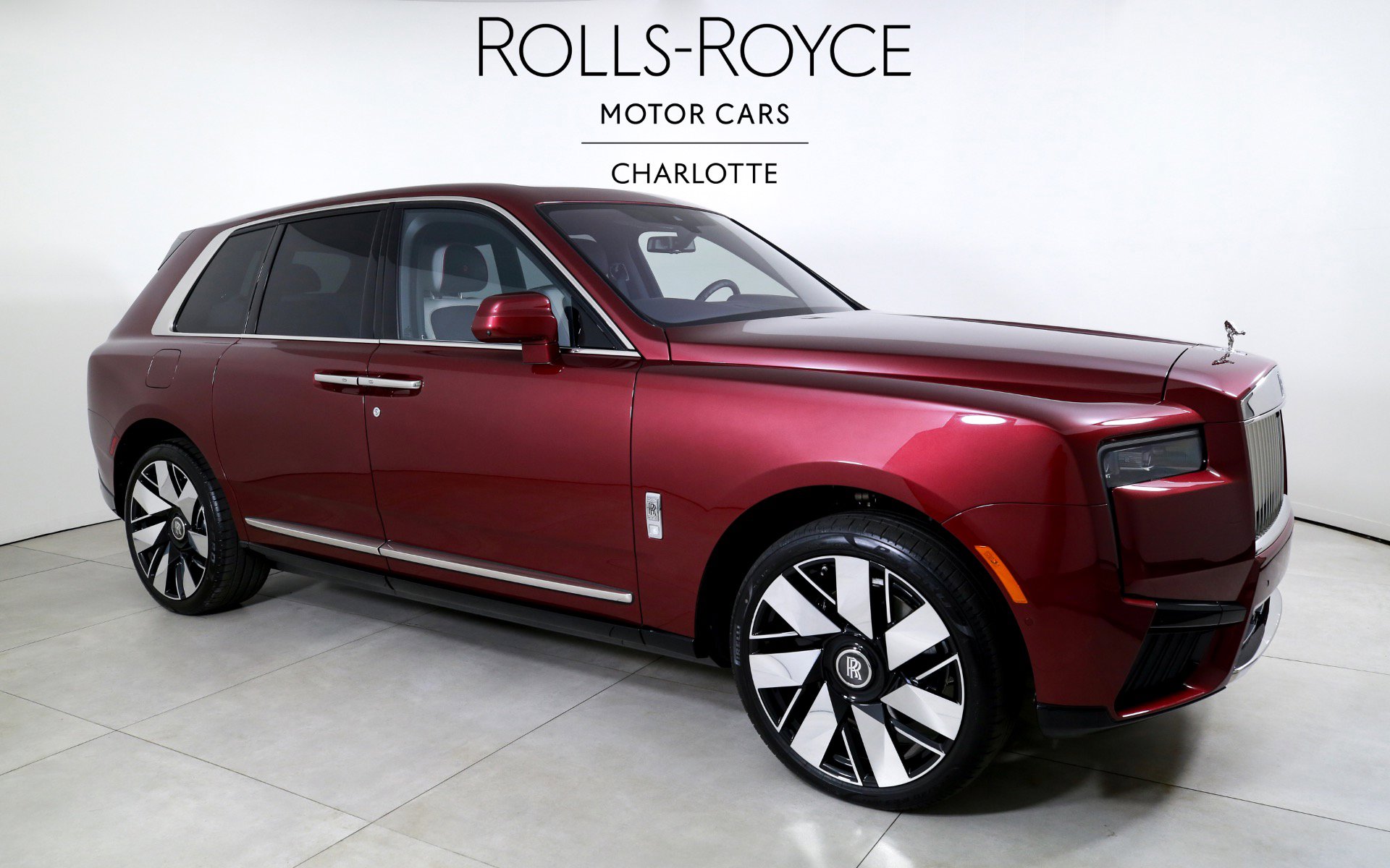 Certified 2025 Rolls-Royce Cullinan AWD/4WD image 5