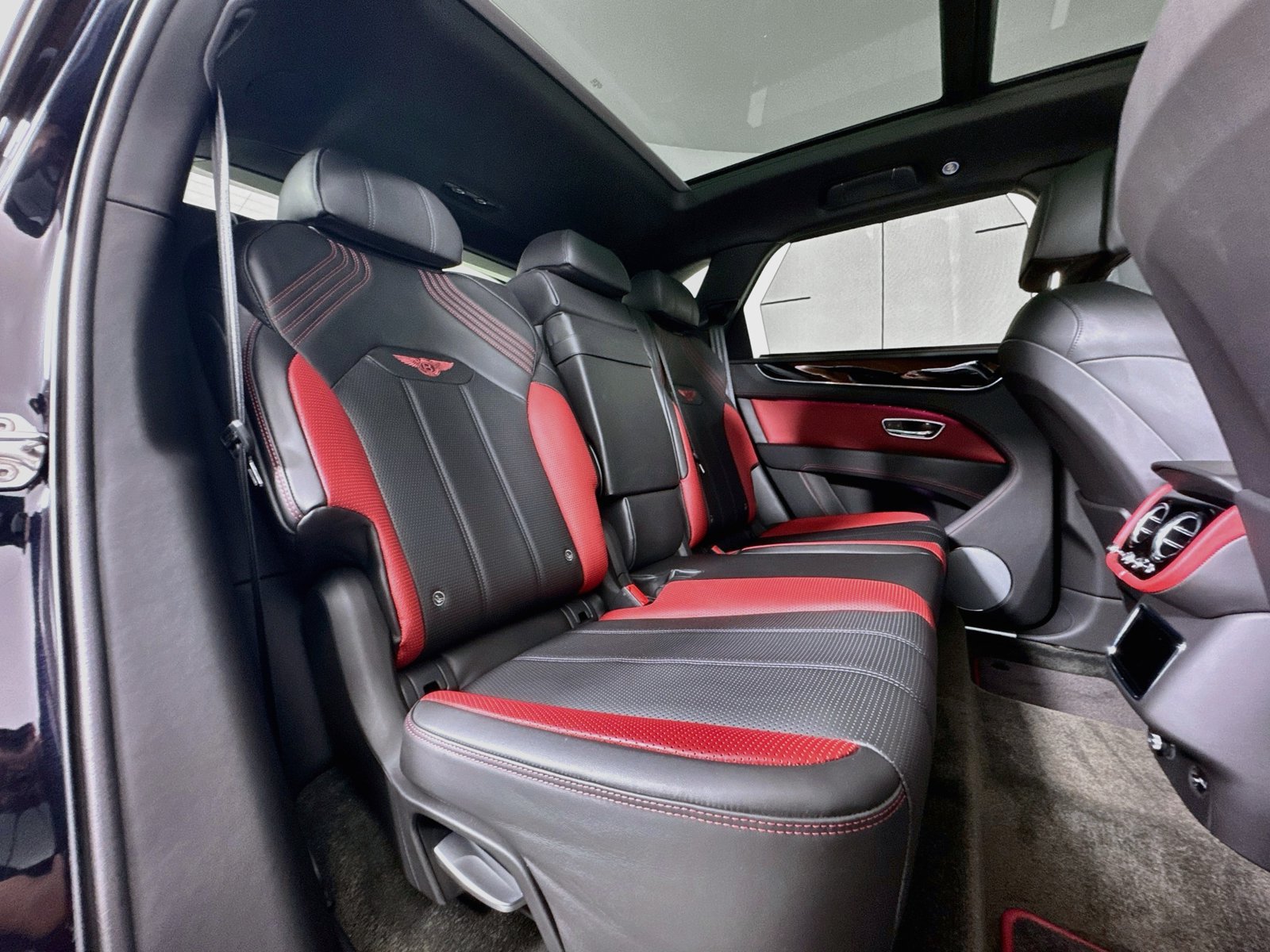 Certified 2023 Bentley Bentayga AWD/4WD image 27