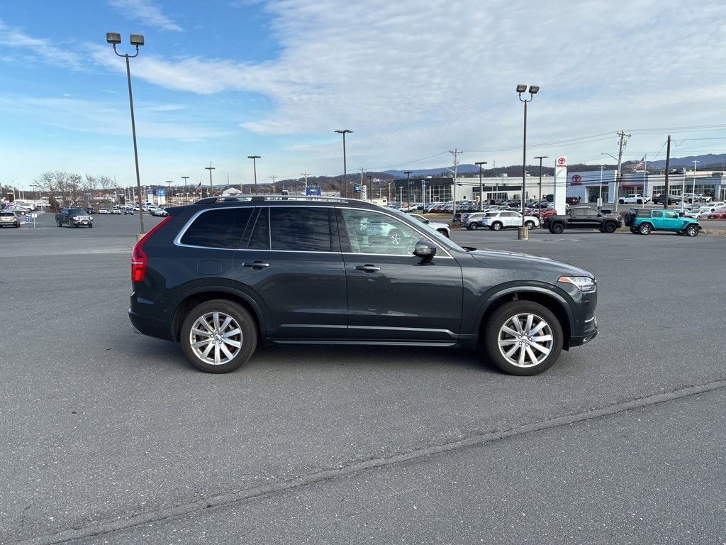 Used 2017 Volvo XC90 T6 Momentum w/ Vision Package image 5