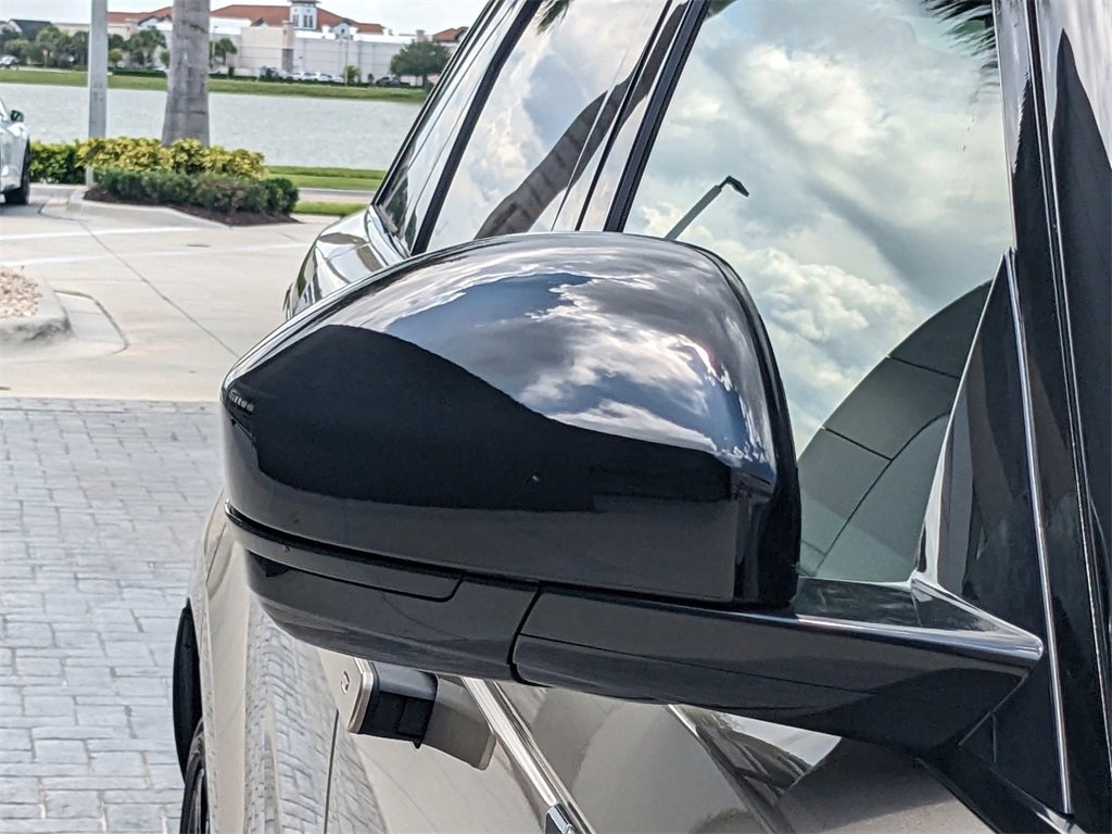 New 2026 Land Rover Range Rover Velar Dynamic SE image 11