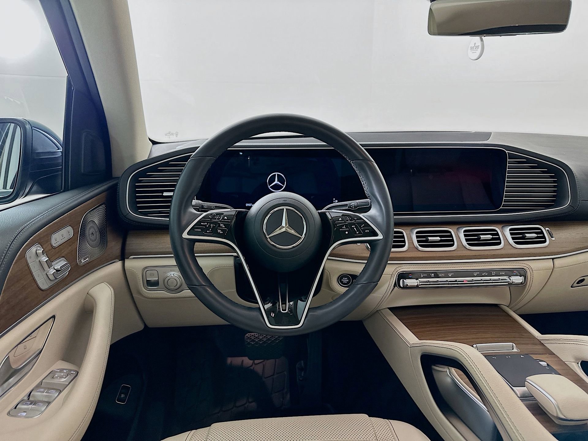 Certified 2024 Mercedes-Benz GLE 450 4MATIC image 25