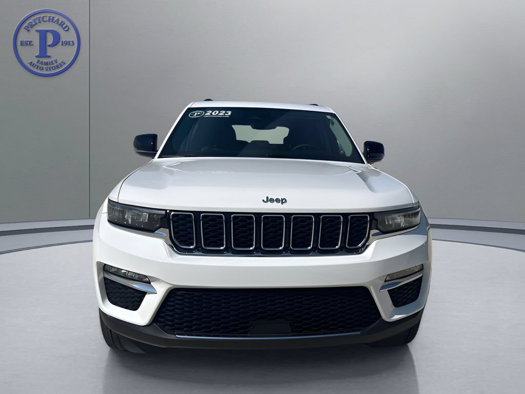 Used 2023 Jeep Grand Cherokee Limited w/ Trailer Tow Prep Group (B) AWD/4WD image 2