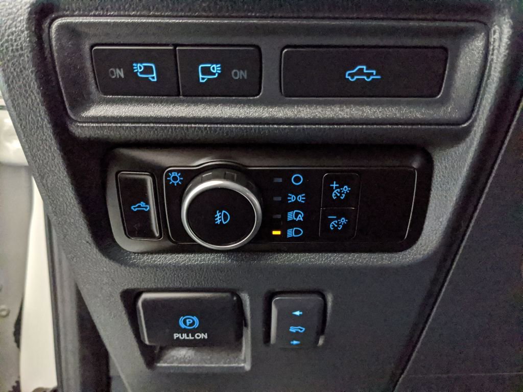 Used 2023 Ford F150 Lariat w/ Trailer Tow Package image 14