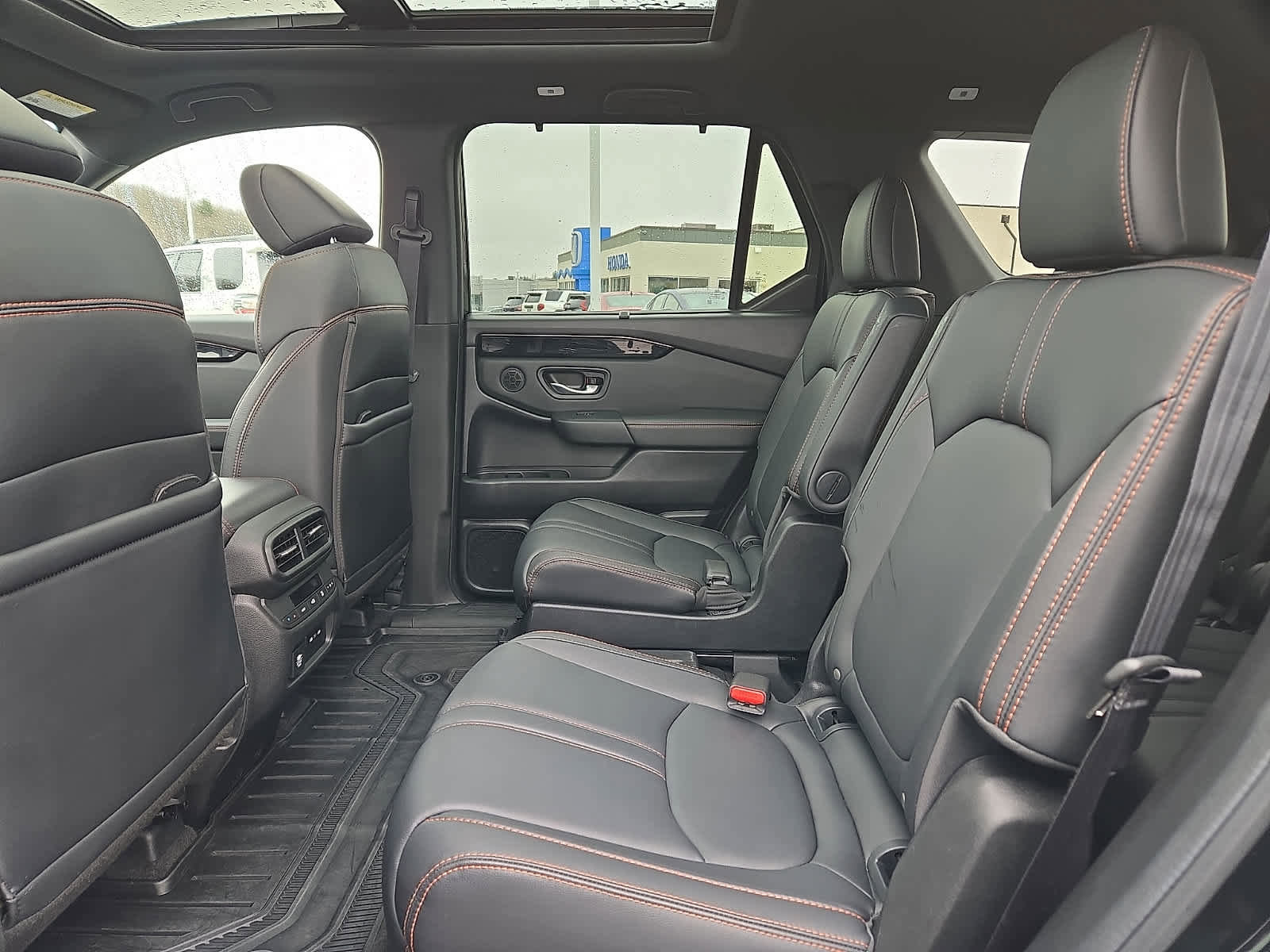 Certified 2025 Honda Pilot TrailSport image 12
