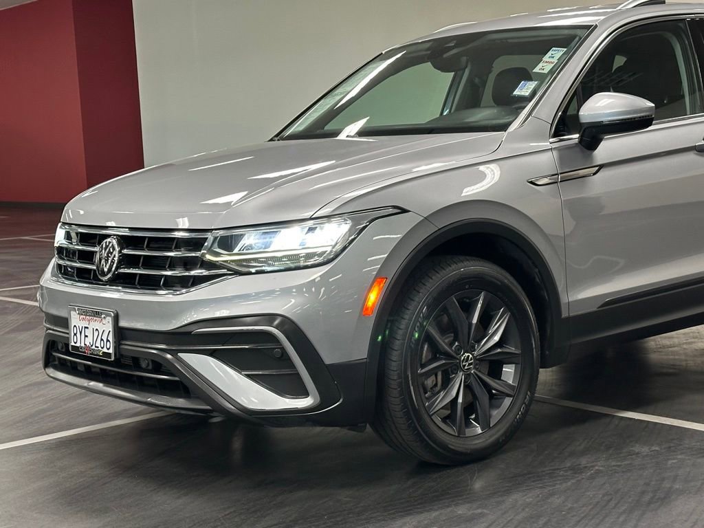 Used 2022 Volkswagen Tiguan SE FWD image 12