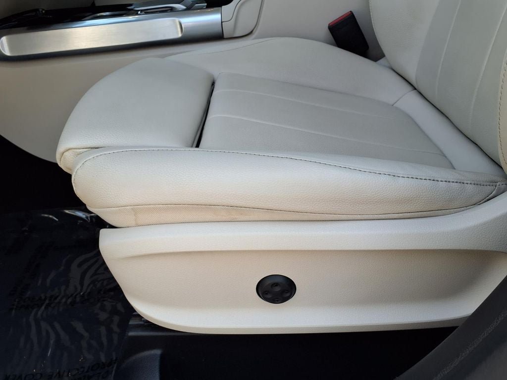 Used 2021 Mercedes-Benz GLB 250 4MATIC image 13