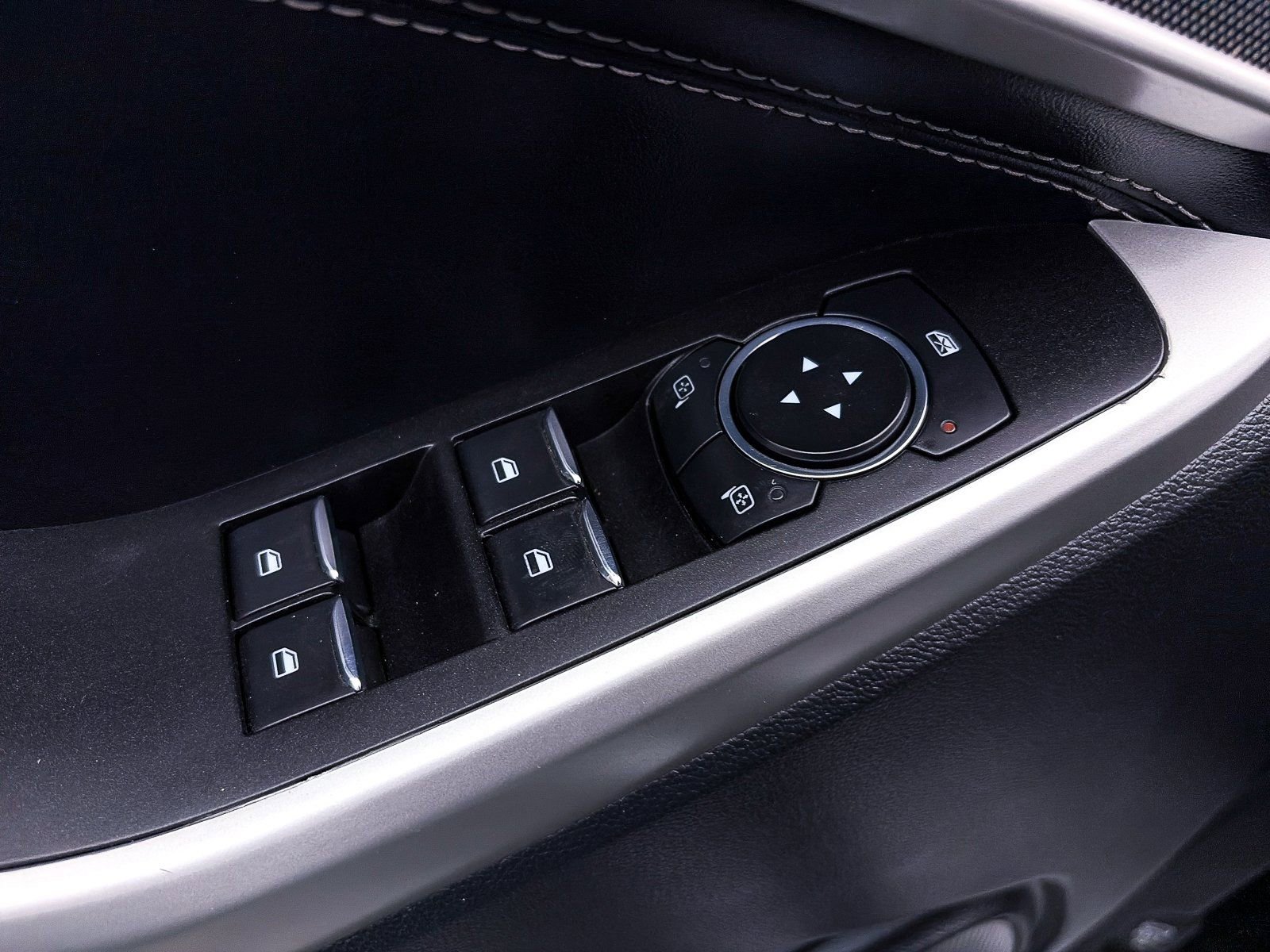 Used 2022 Ford Explorer XLT w/ Equipment Group 202A image 16