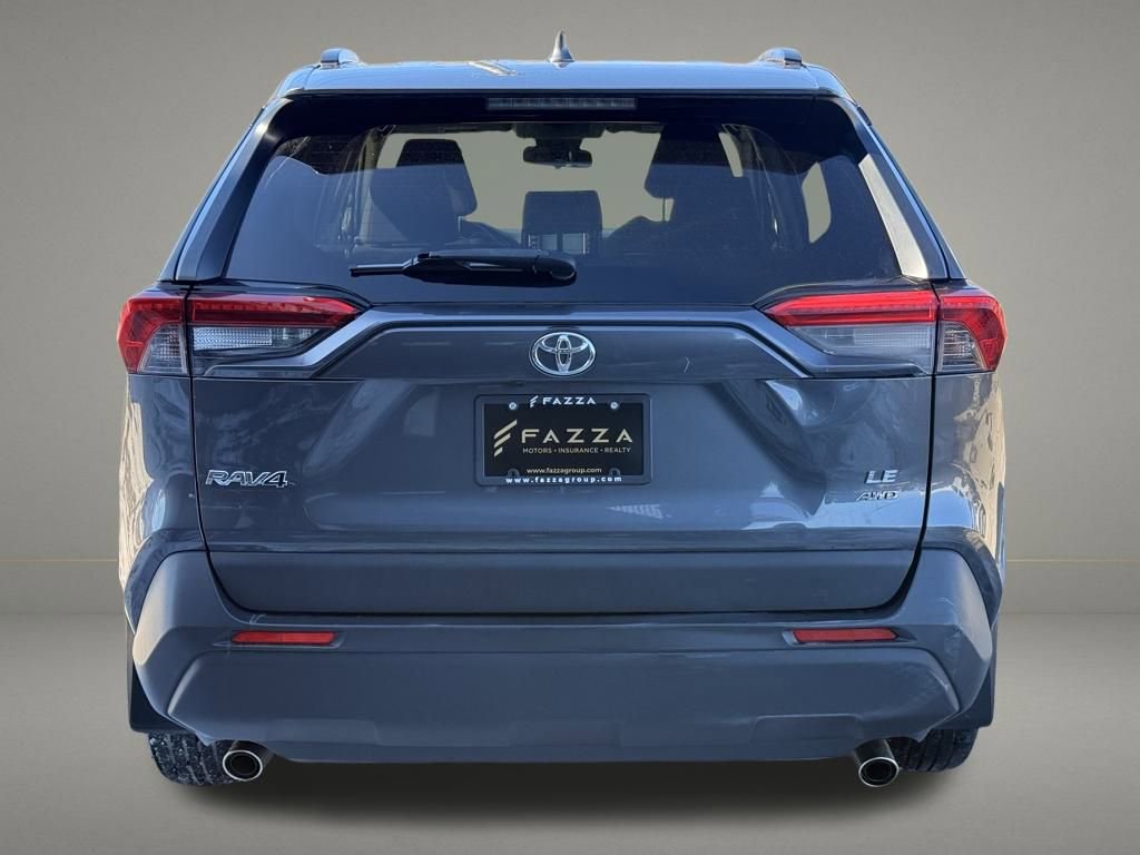 Used 2019 Toyota RAV4 LE w/ Carpet Mat Package image 4