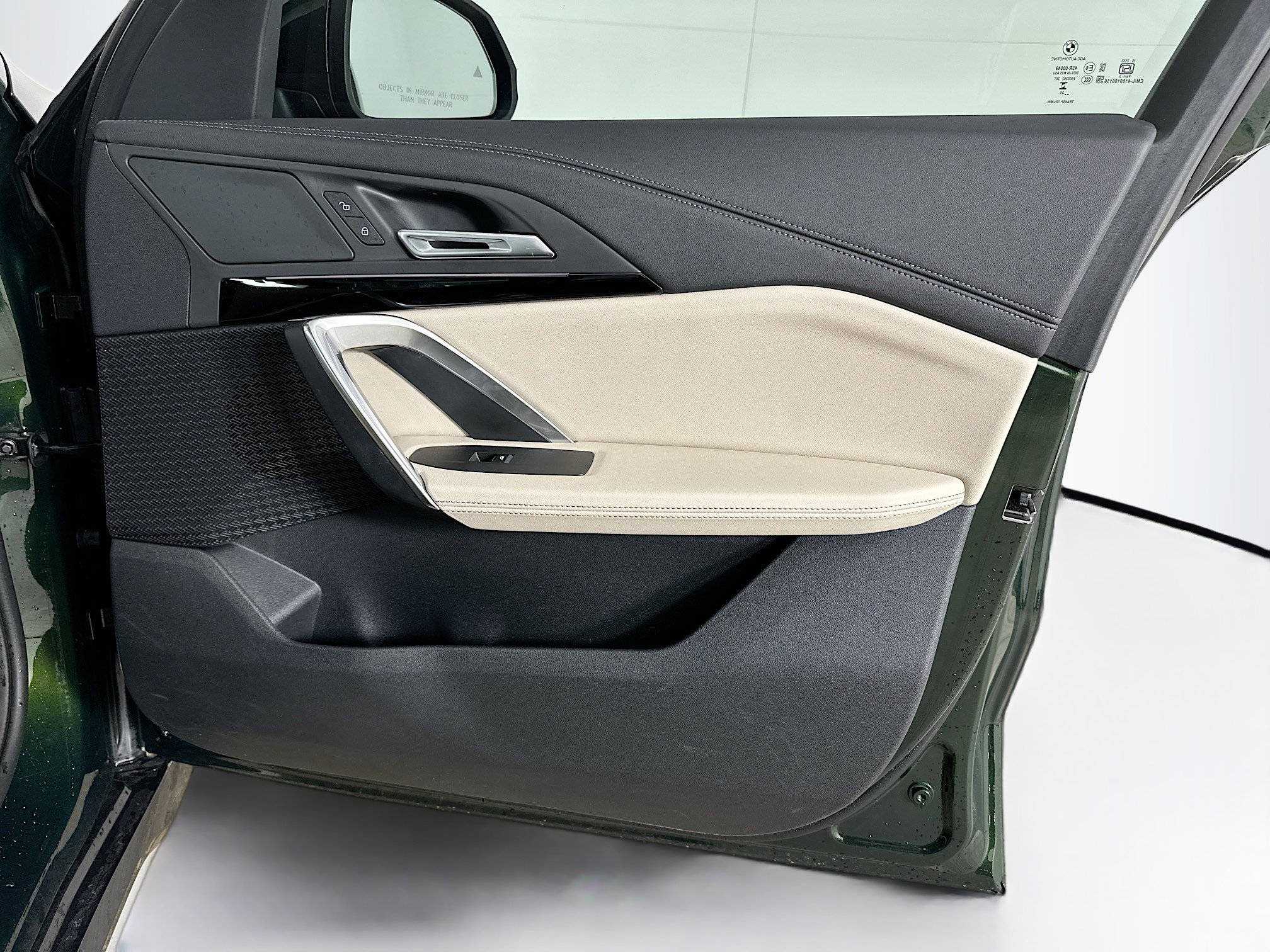 Used 2025 BMW X1 xDrive28i w/ Technology Package image 32