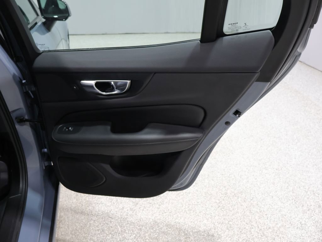 Used 2024 Volvo S60 B5 Plus image 21