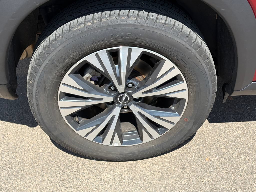 Used 2023 Nissan Rogue SV AWD/4WD image 17