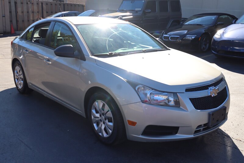 Used 2013 Chevrolet Cruze LS FWD image 1
