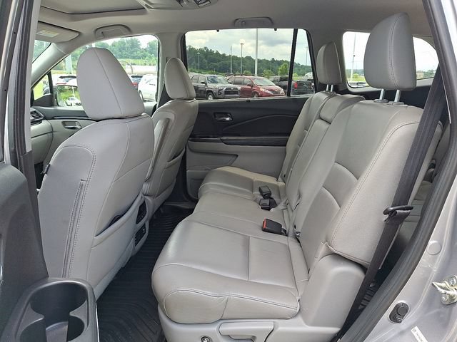 Used 2016 Honda Pilot Touring image 24