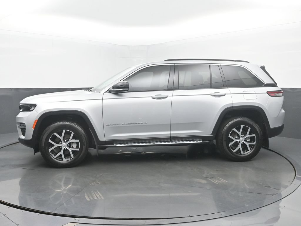 Used 2024 Jeep Grand Cherokee Limited AWD/4WD image 7