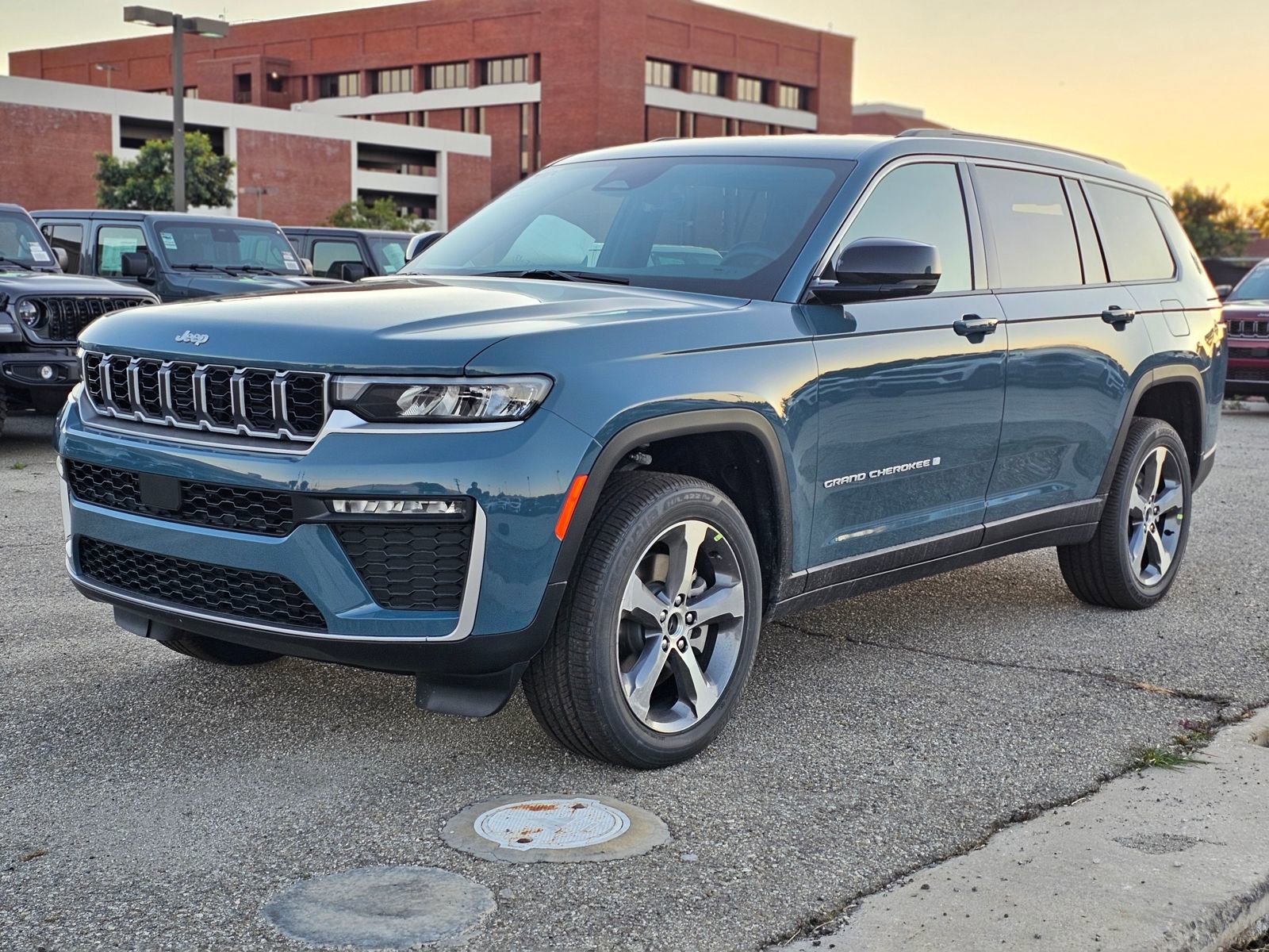 New 2026 Jeep Grand Cherokee L Limited AWD/4WD image 3