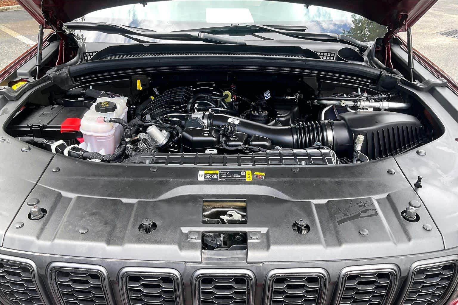 Used 2024 Jeep Grand Cherokee Limited w/ Black Appearance Package RWD image 11