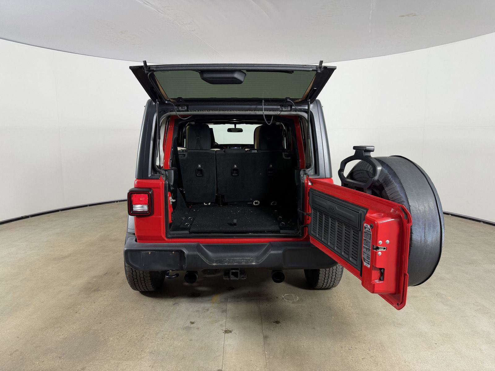 Used 2018 Jeep Wrangler Unlimited Sport S AWD/4WD image 8