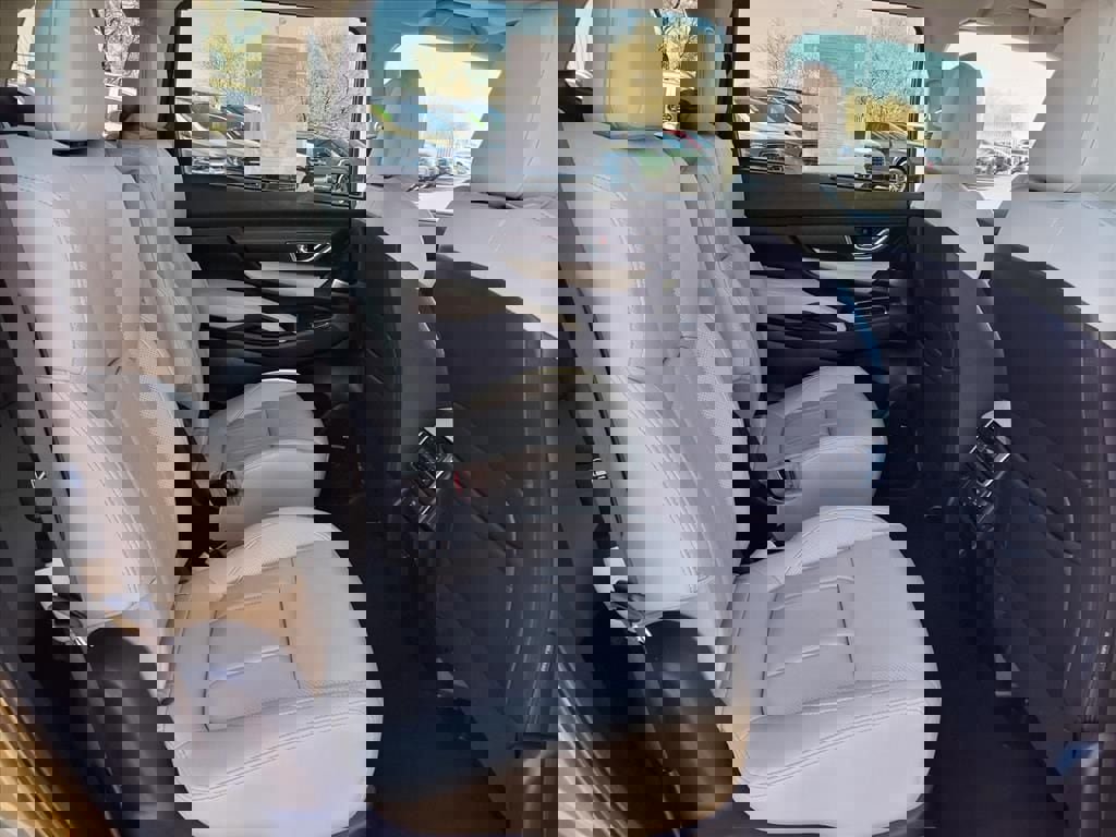 Certified 2022 Subaru Ascent Limited w/ Technology Package image 23