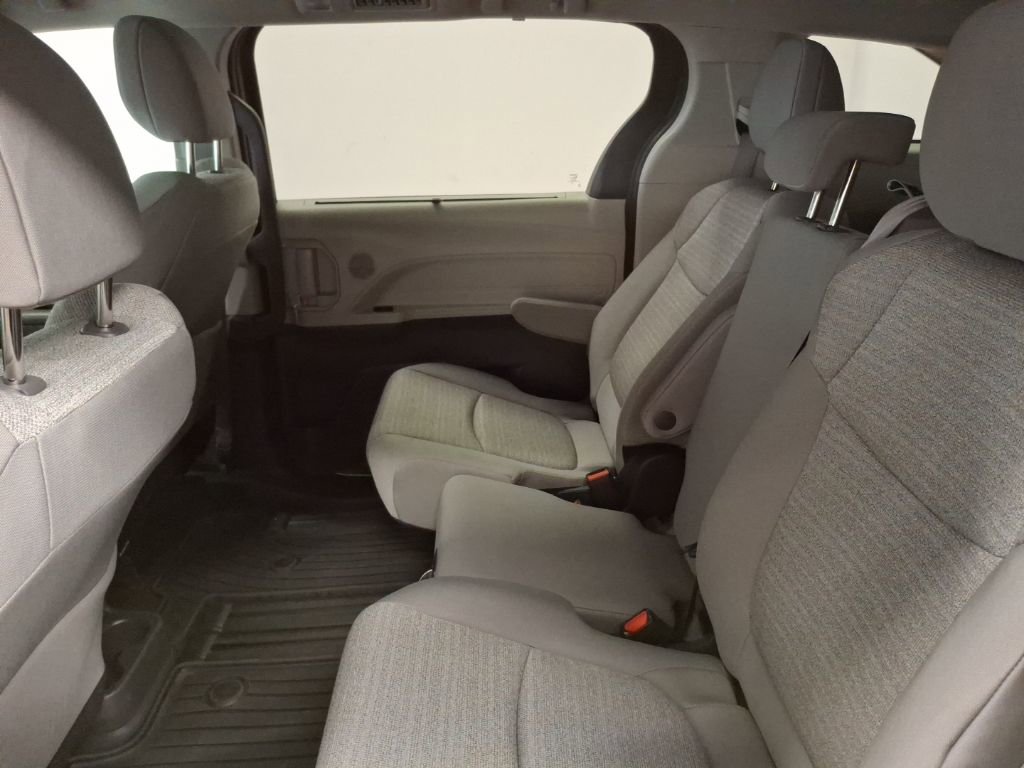 Used 2023 Toyota Sienna LE image 14
