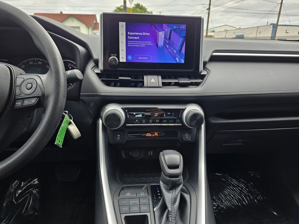 Used 2023 Toyota RAV4 LE image 29