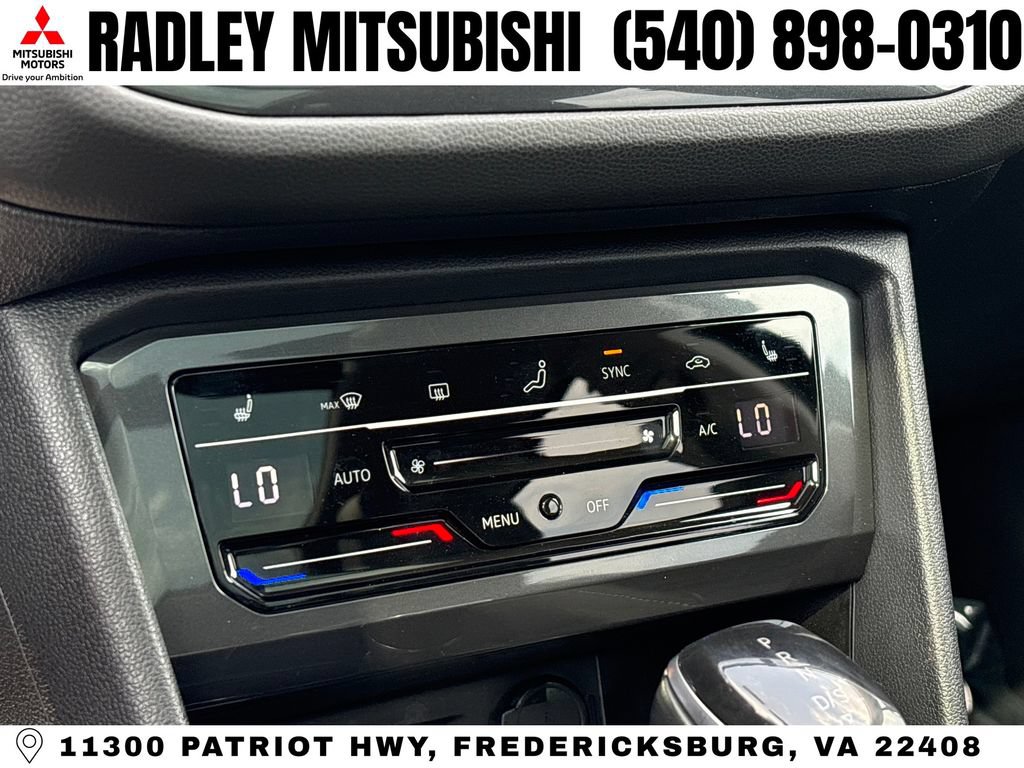 Used 2023 Volkswagen Tiguan SE w/ Panoramic Sunroof Package AWD/4WD image 16