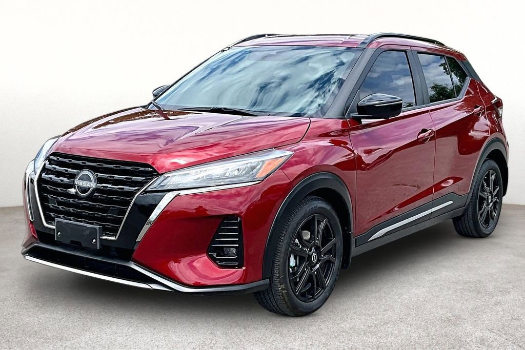 Used 2024 Nissan Kicks SR w/ SR Premium Package FWD image 14
