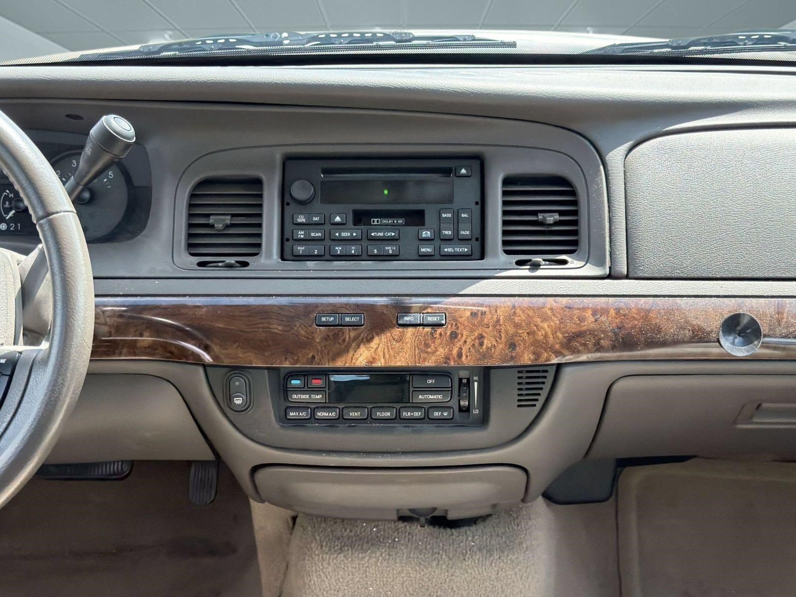 Used 2010 Mercury Grand Marquis LS RWD image 16