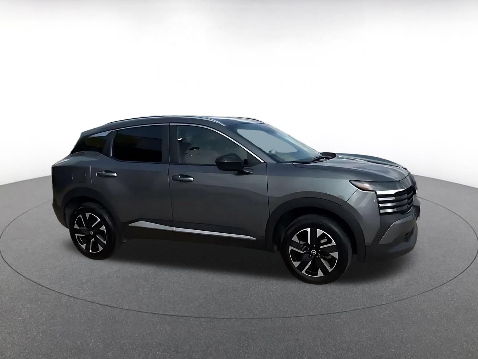 Used 2026 Nissan Kicks SV w/ Cold Weather Package AWD/4WD image 2