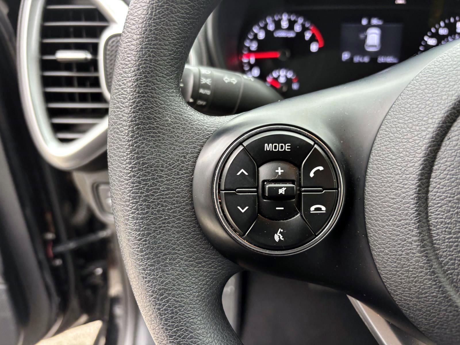 Used 2022 Kia Soul LX w/ Technology Package image 17