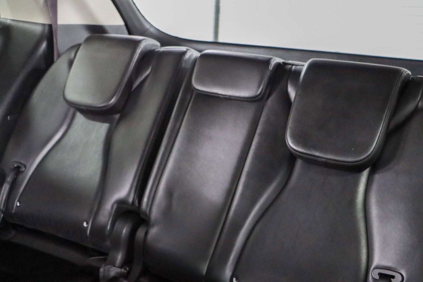 Used 2024 Kia Carnival LX image 25