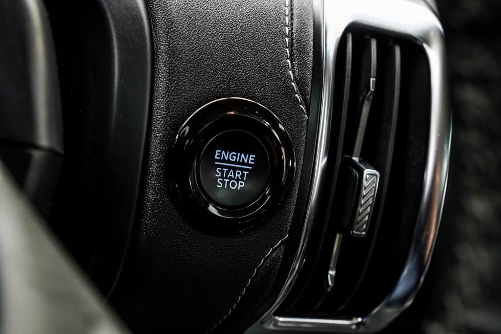 Used 2025 Ford Expedition Platinum image 34