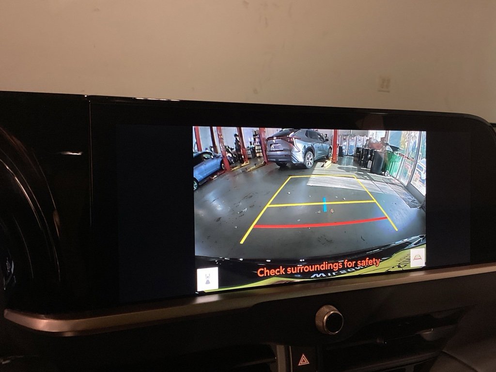 Used 2025 Toyota Crown Signia image 13