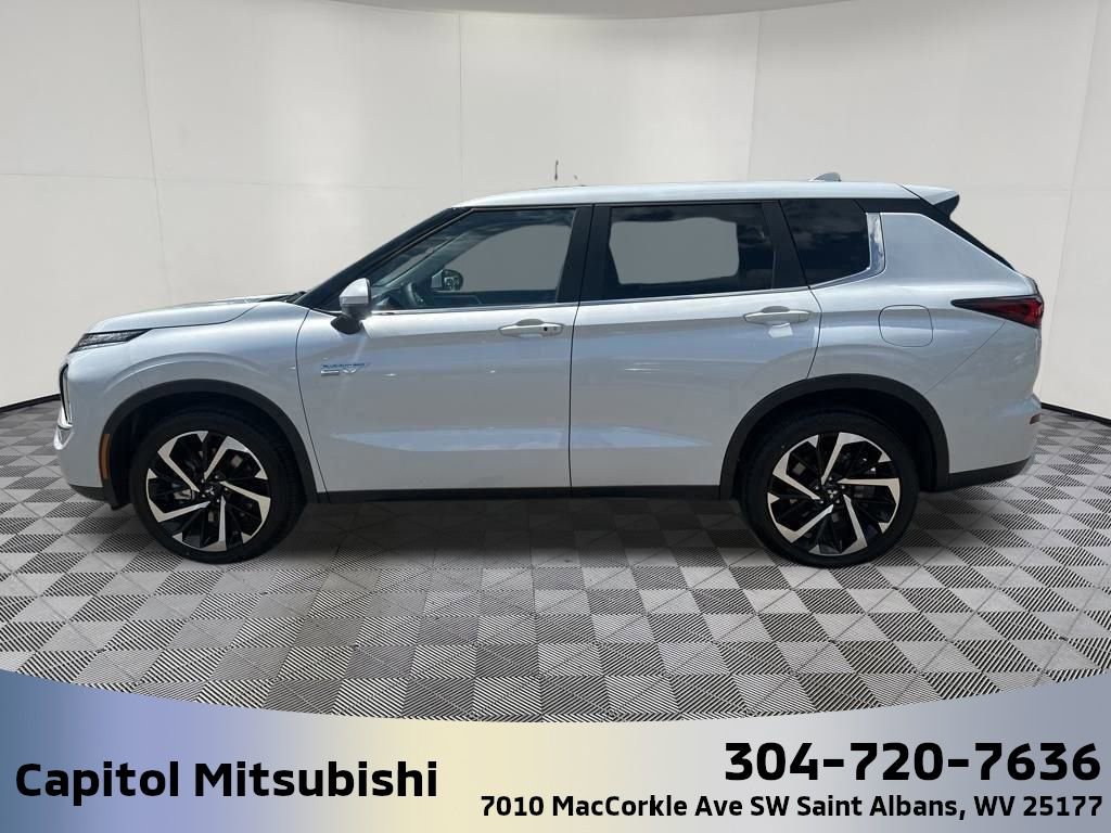 New 2025 Mitsubishi Outlander SE image 6