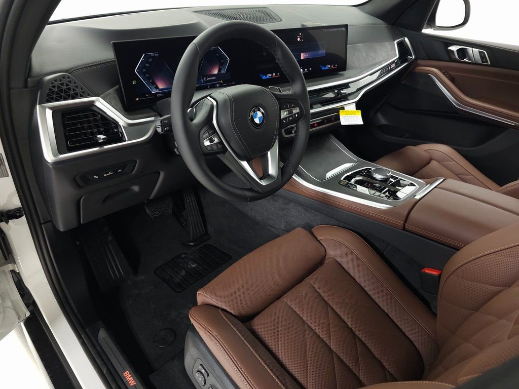 Used 2026 BMW X5 xDrive40i w/ Parking Assistance Package AWD/4WD image 11