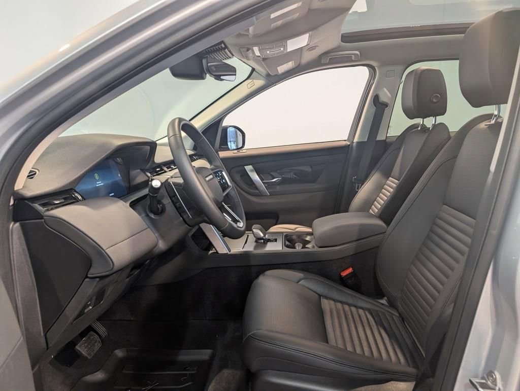 Used 2025 Land Rover Discovery Sport S image 12