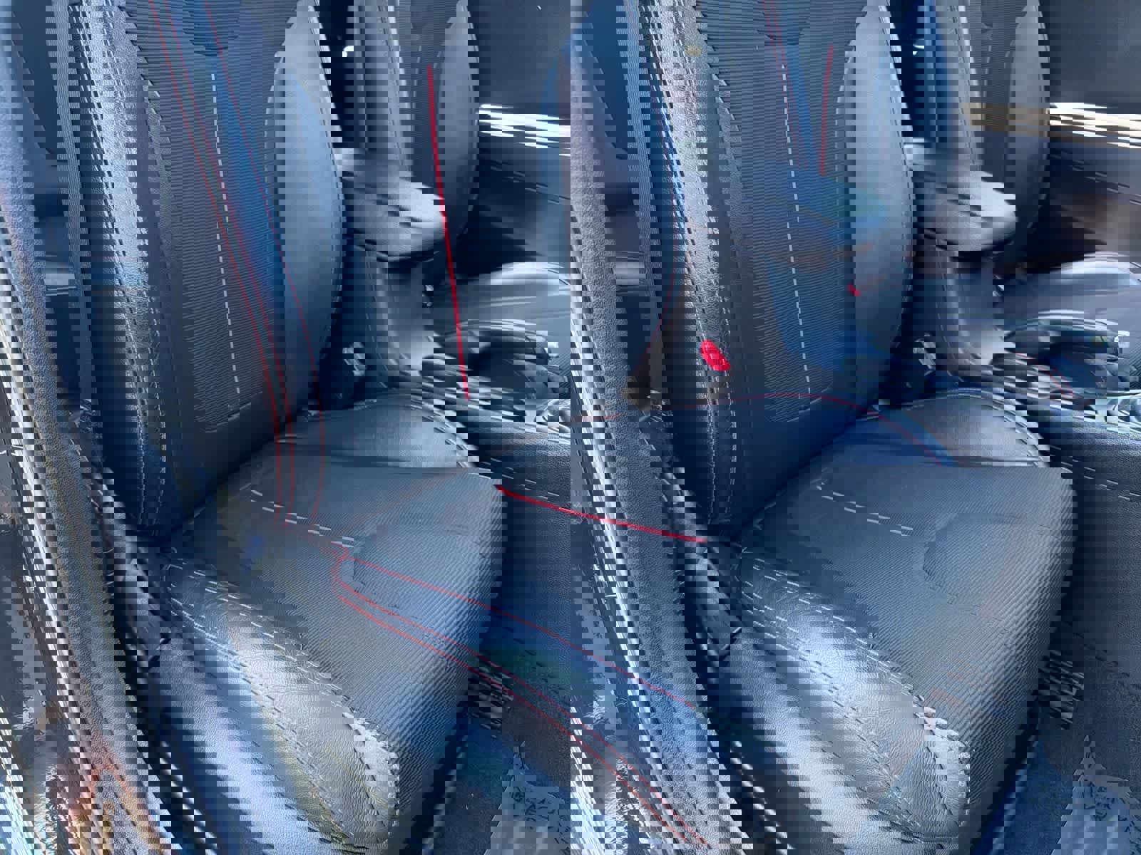 Used 2019 Hyundai Veloster 2.0 Premium image 22