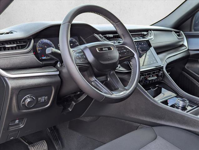 Used 2024 Jeep Grand Cherokee Laredo X w/ Luxury Tech Group I AWD/4WD image 10