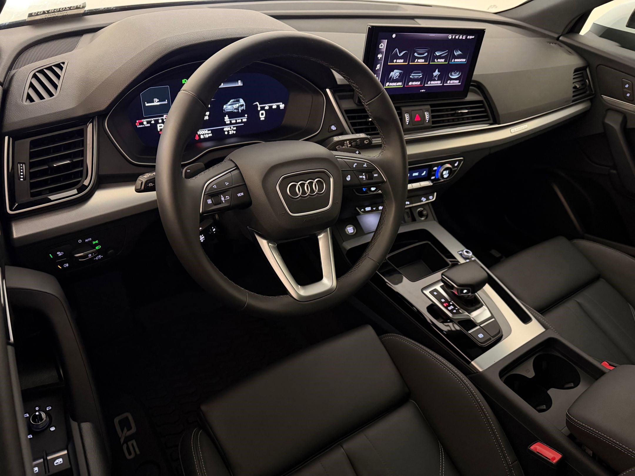 Certified 2025 Audi Q5 2.0T Premium w/ Convenience Plus Package image 4