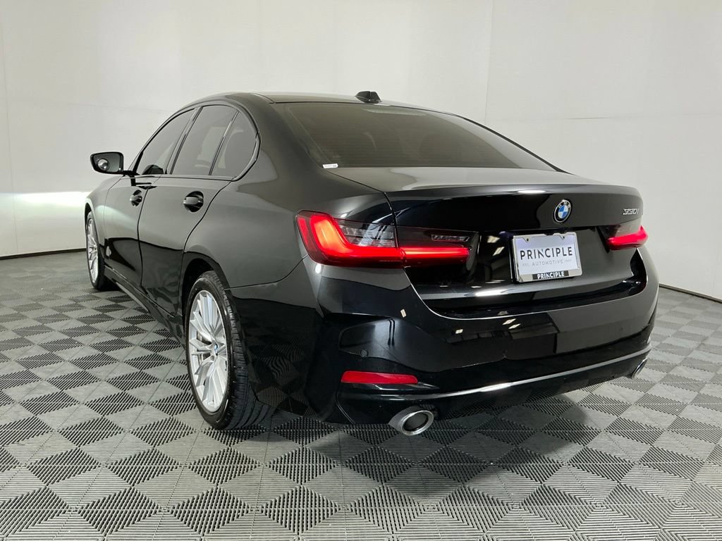Used 2023 BMW 330i Sedan w/ Premium Package RWD image 7