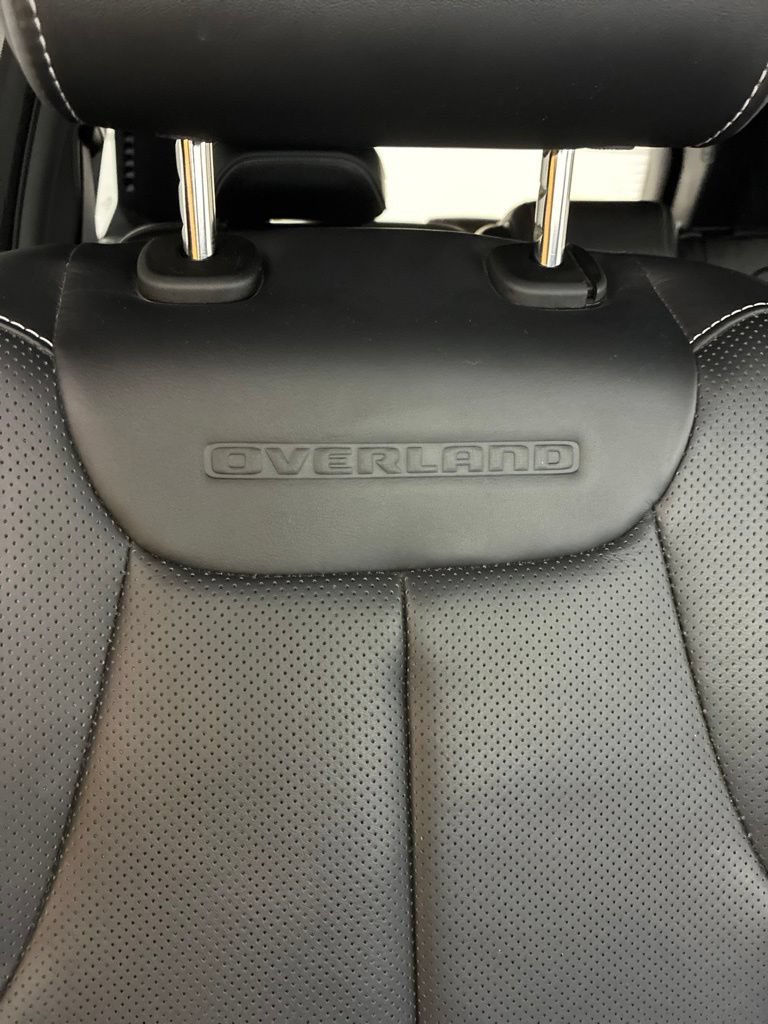 Used 2022 Jeep Grand Cherokee Overland w/ Advanced Protech Group III AWD/4WD image 29