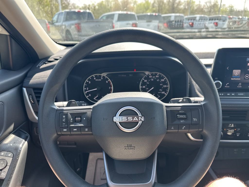 Used 2025 Nissan Rogue S image 18